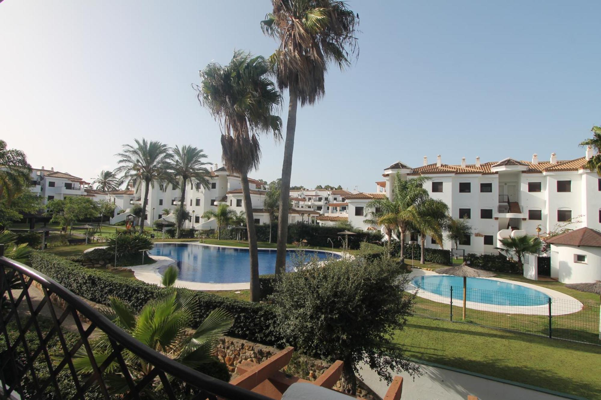 Apartamento Familiar Muy Soleado Cerca De La Playa Y Parking Incluido شيكلانا دي لا فرونتيرا المظهر الخارجي الصورة