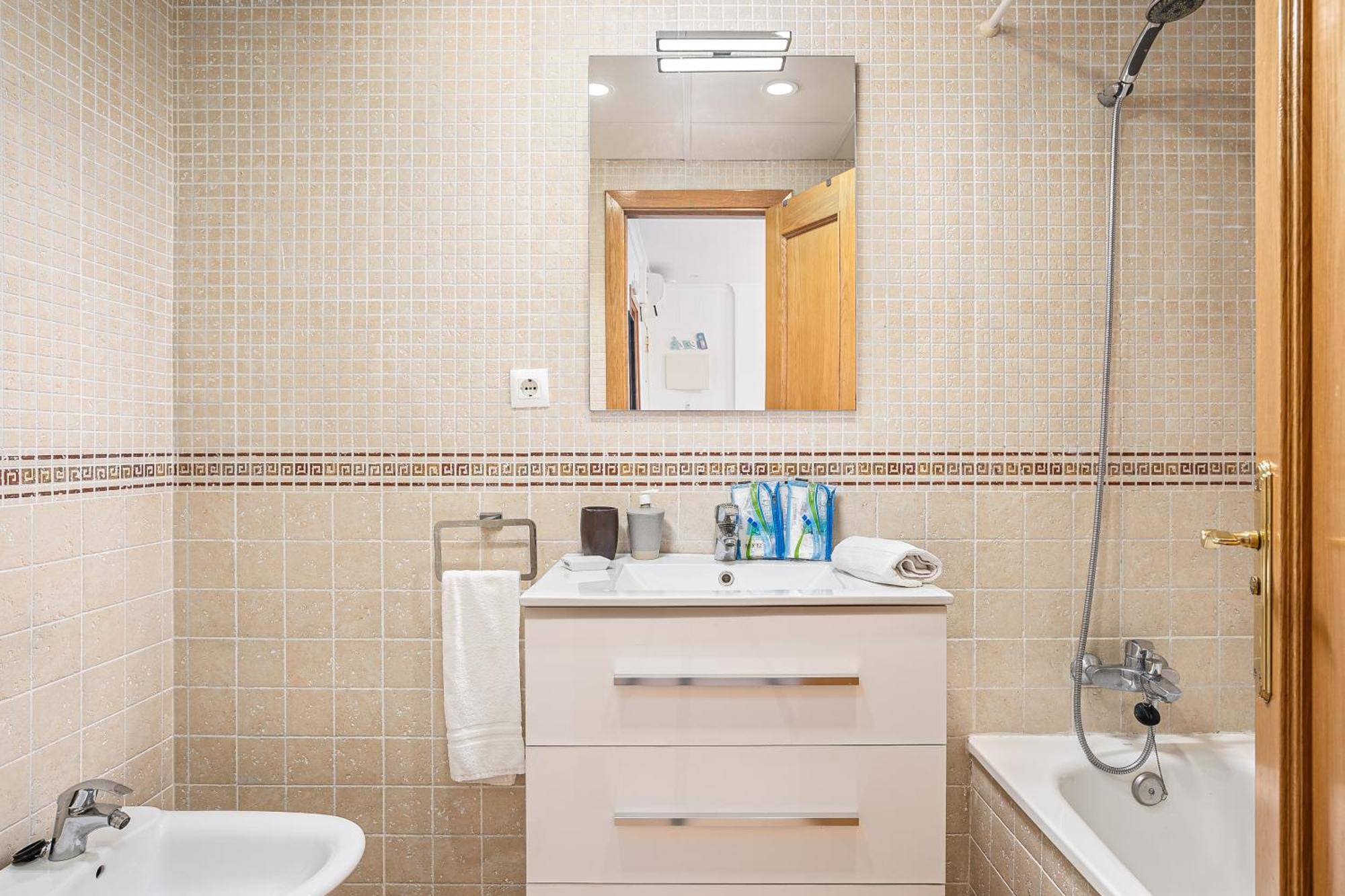 Apartamento Familiar Muy Soleado Cerca De La Playa Y Parking Incluido شيكلانا دي لا فرونتيرا المظهر الخارجي الصورة